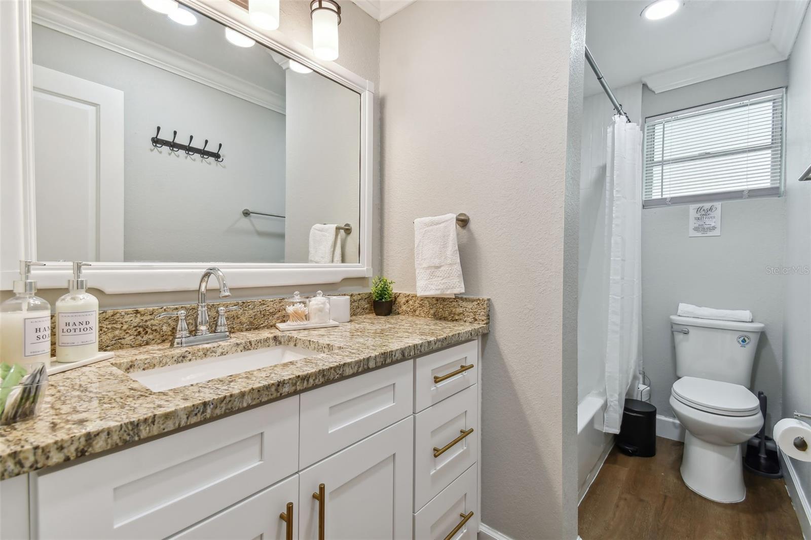 Listing photo id 39 for 414 Joyce Avenue
