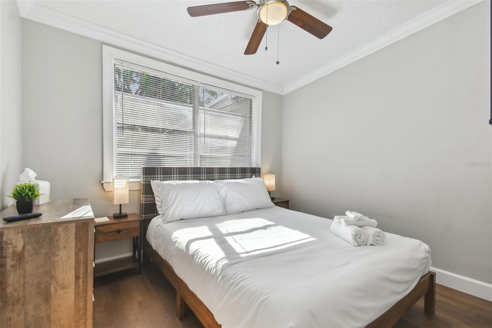 Listing photo id 41 for 414 Joyce Avenue
