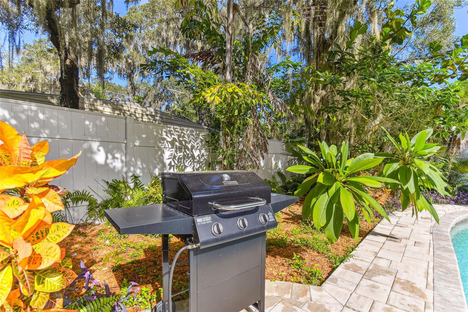 Listing photo id 65 for 414 Joyce Avenue