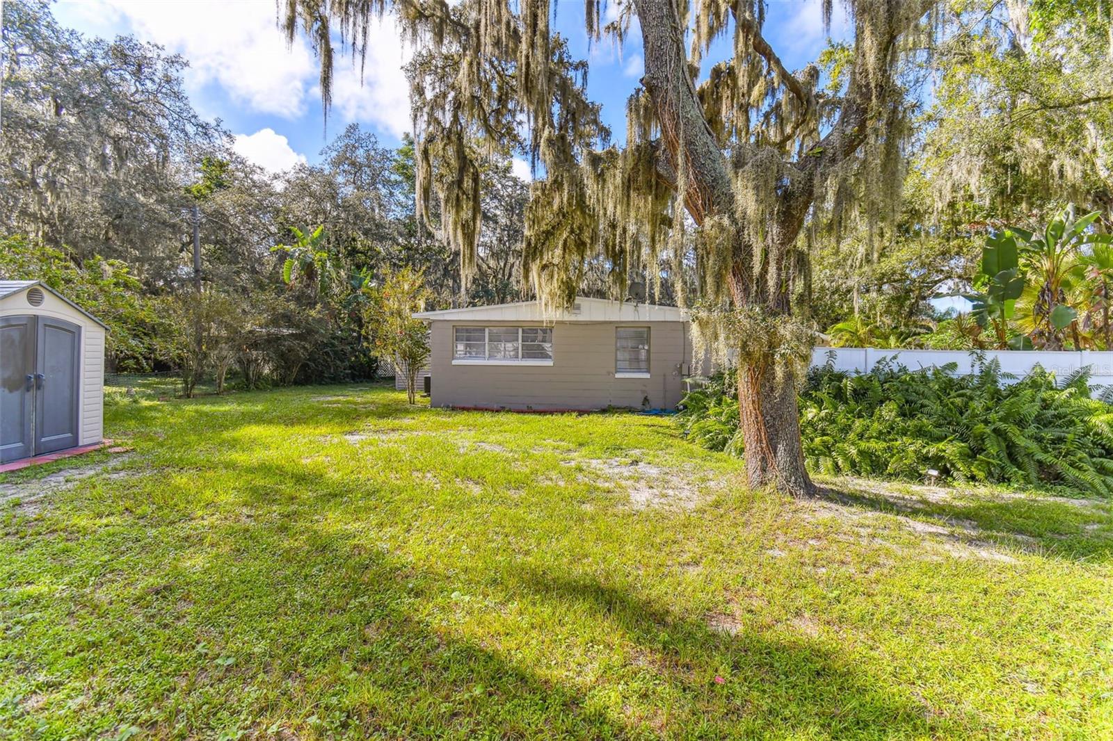 Listing photo id 68 for 414 Joyce Avenue