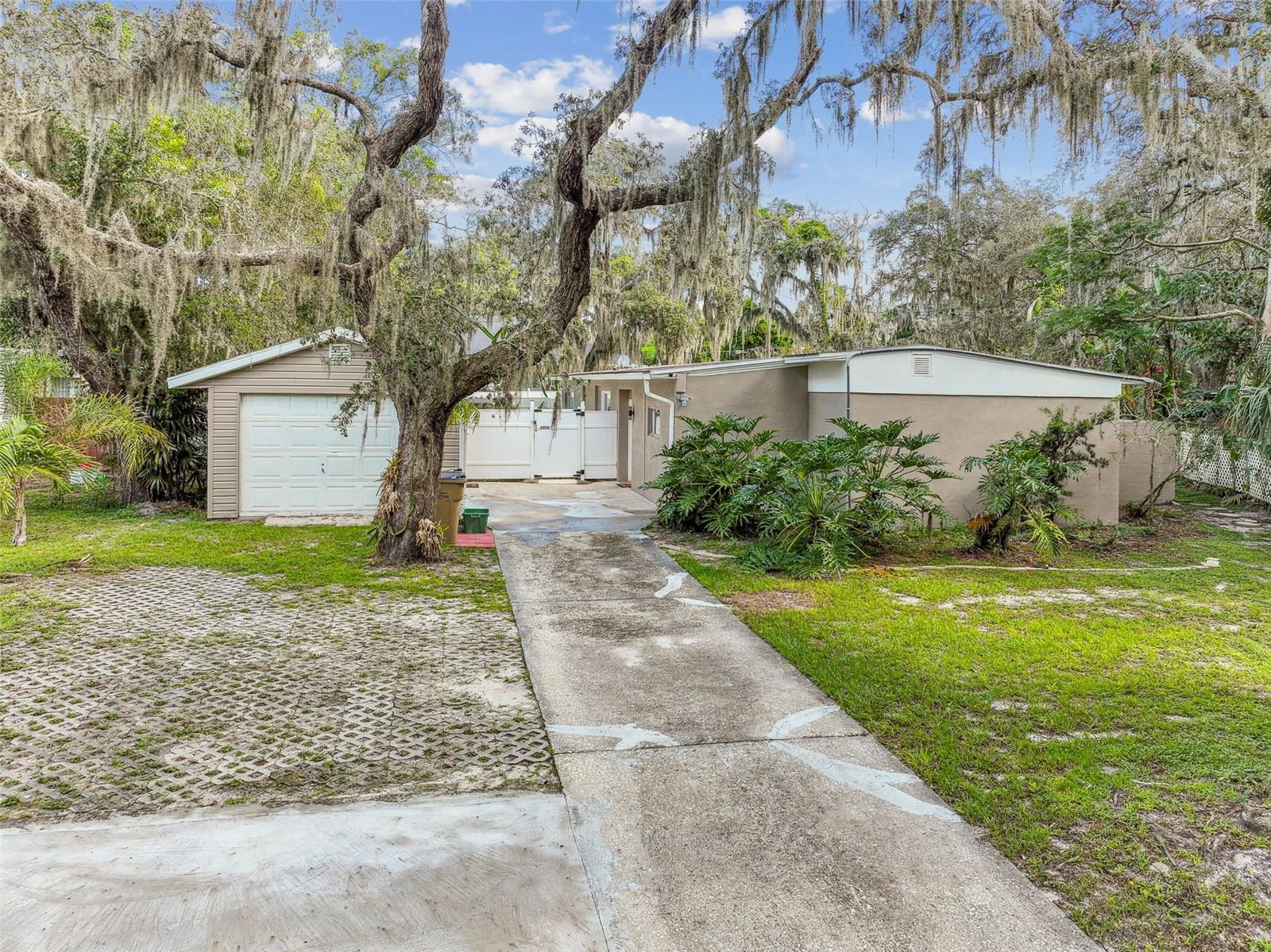 Listing photo id 71 for 414 Joyce Avenue