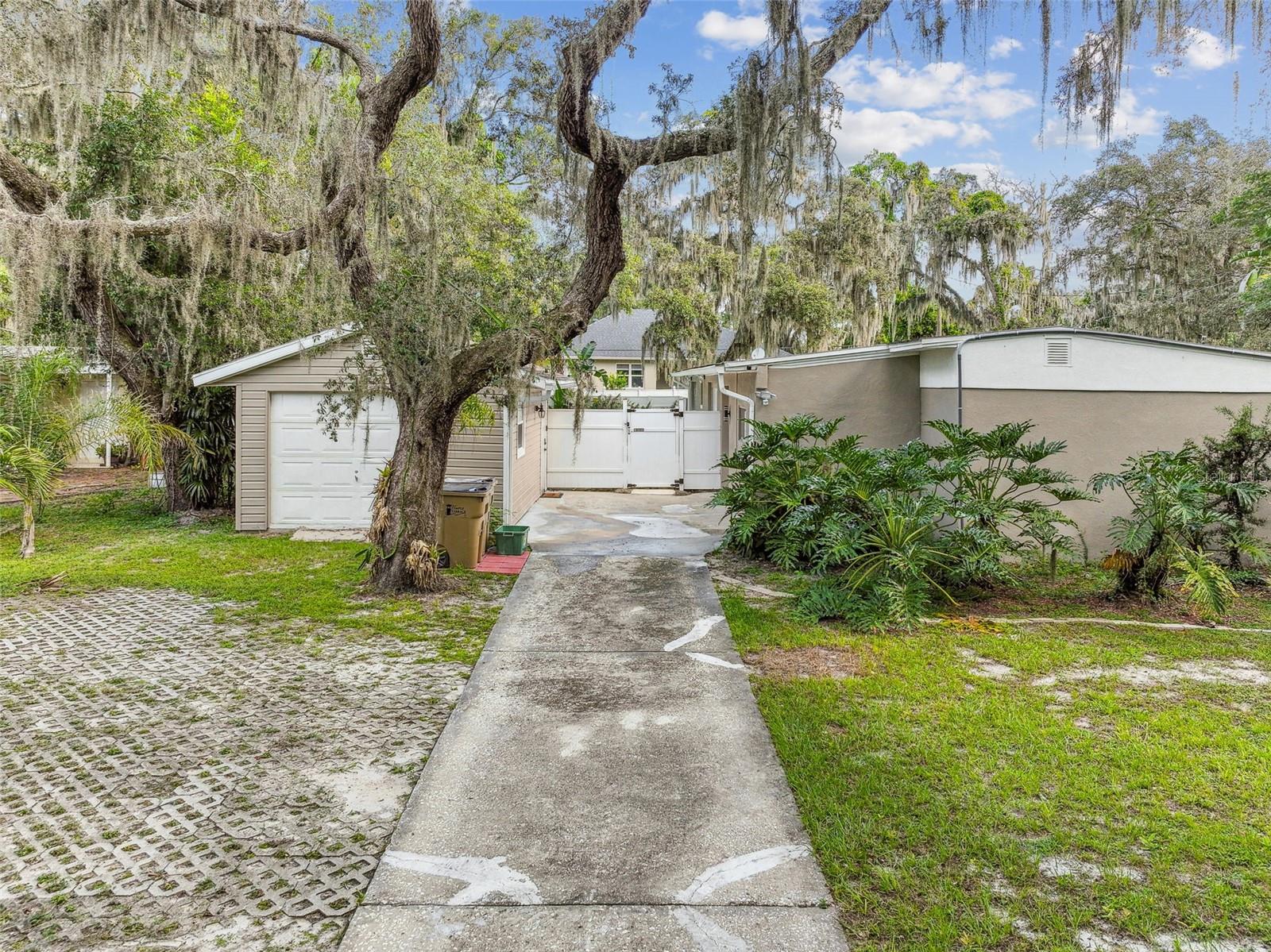 Listing photo id 72 for 414 Joyce Avenue