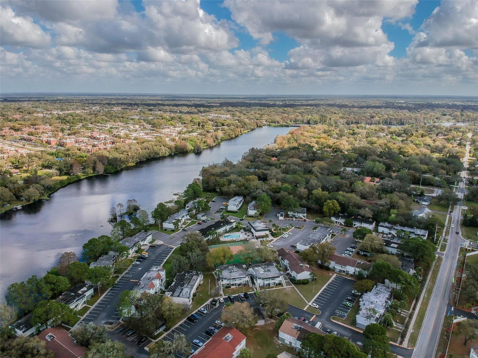 Listing photo id 87 for 414 Joyce Avenue