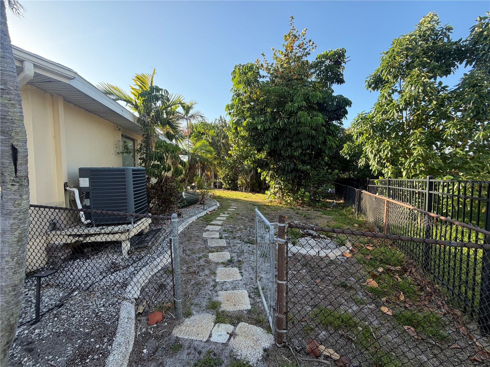 Image 34 of 88 For 6612 Blackfin Way