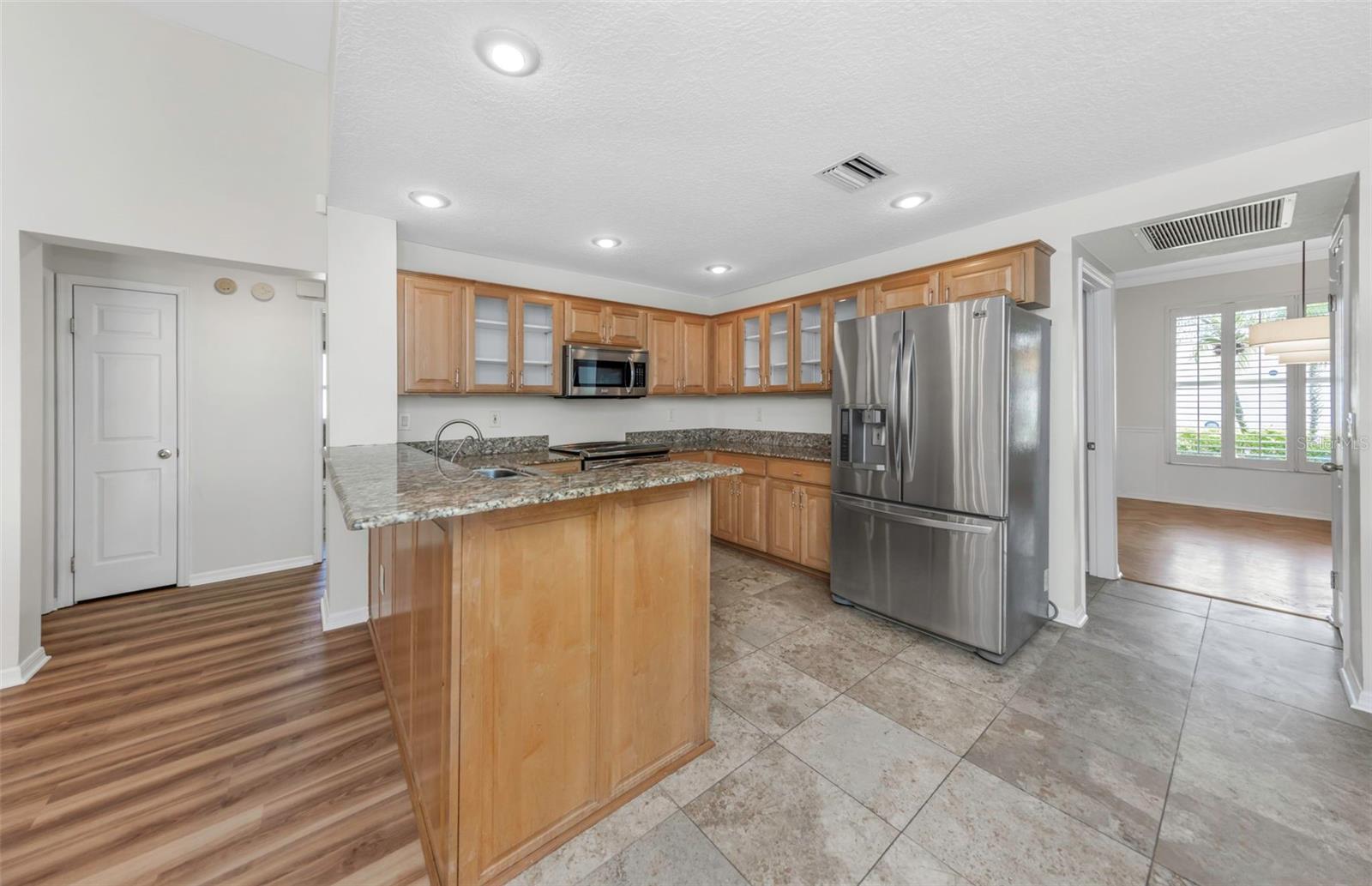 Image 21 of 32 For 15002 Rocky Ledge Drive
