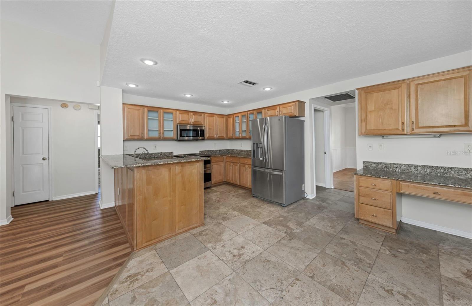 Image 23 of 32 For 15002 Rocky Ledge Drive