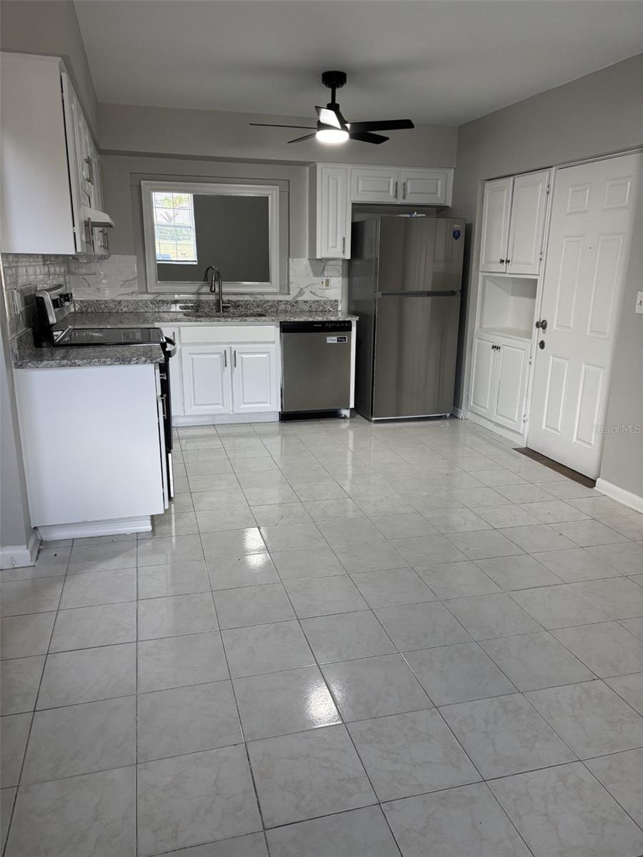 Image 6 of 23 For 10307 Parkcrest Drive