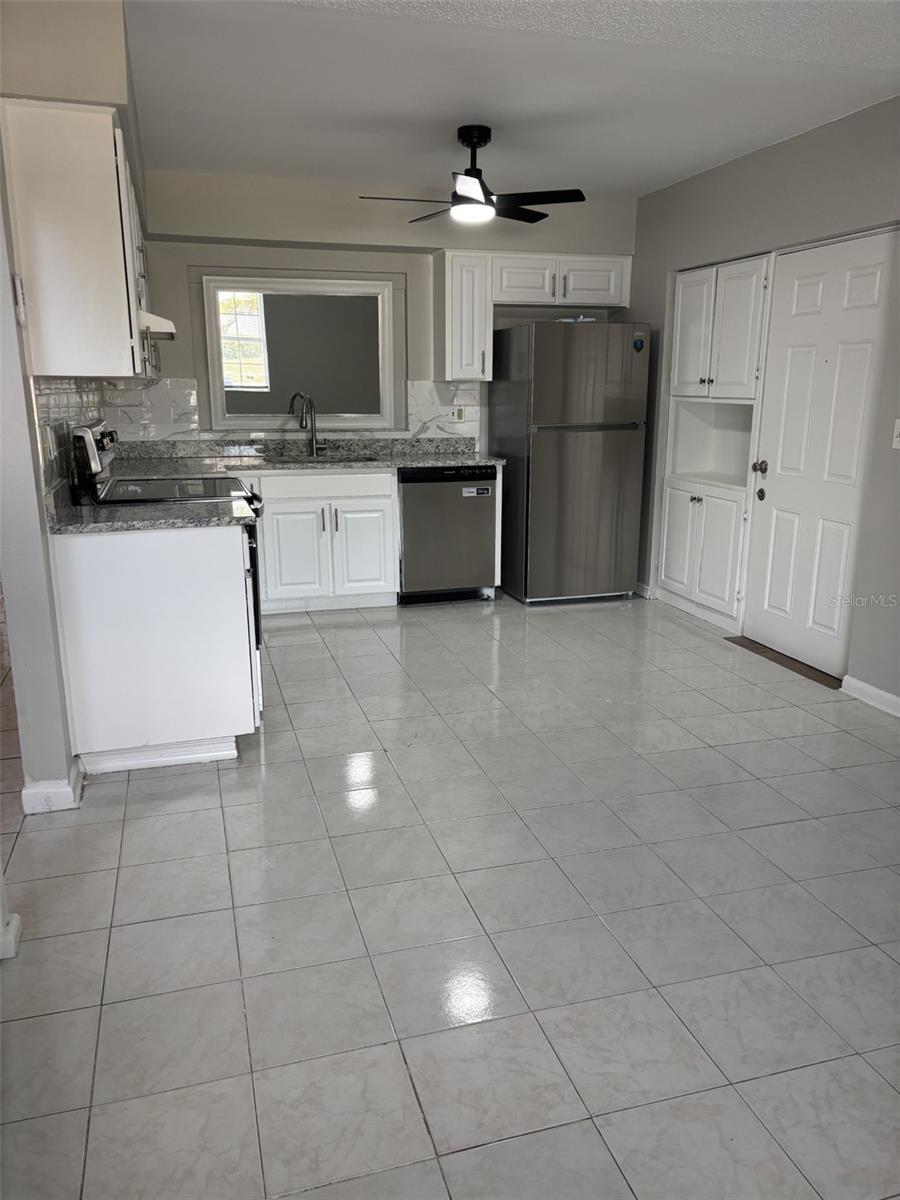 Image 9 of 23 For 10307 Parkcrest Drive