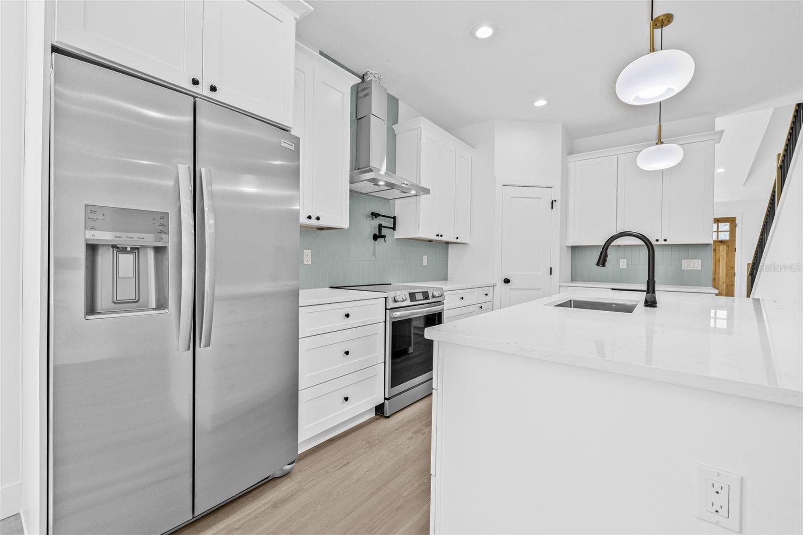 Image 21 of 39 For 7617 Alvina Street