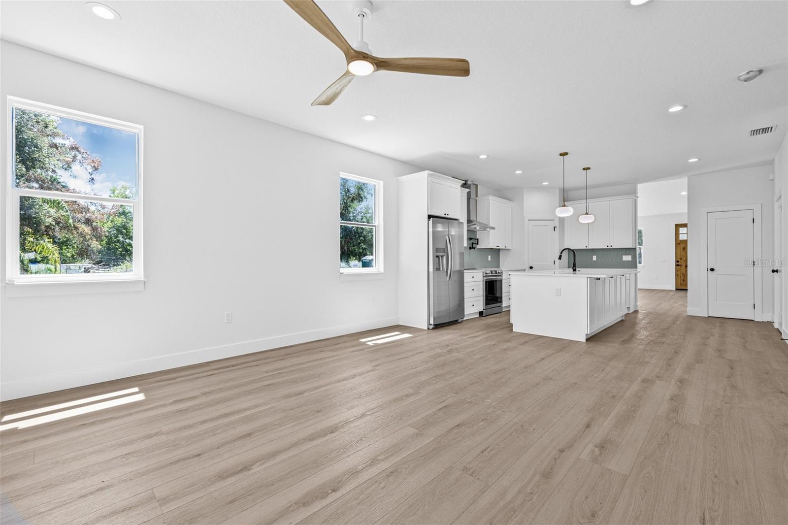 Image 22 of 39 For 7617 Alvina Street