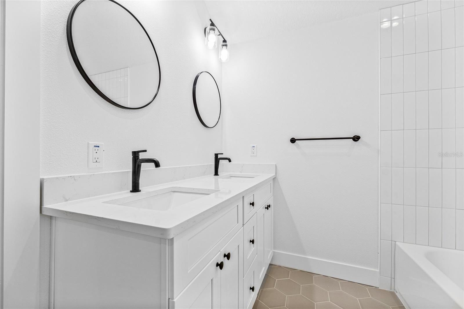 Image 32 of 39 For 7617 Alvina Street