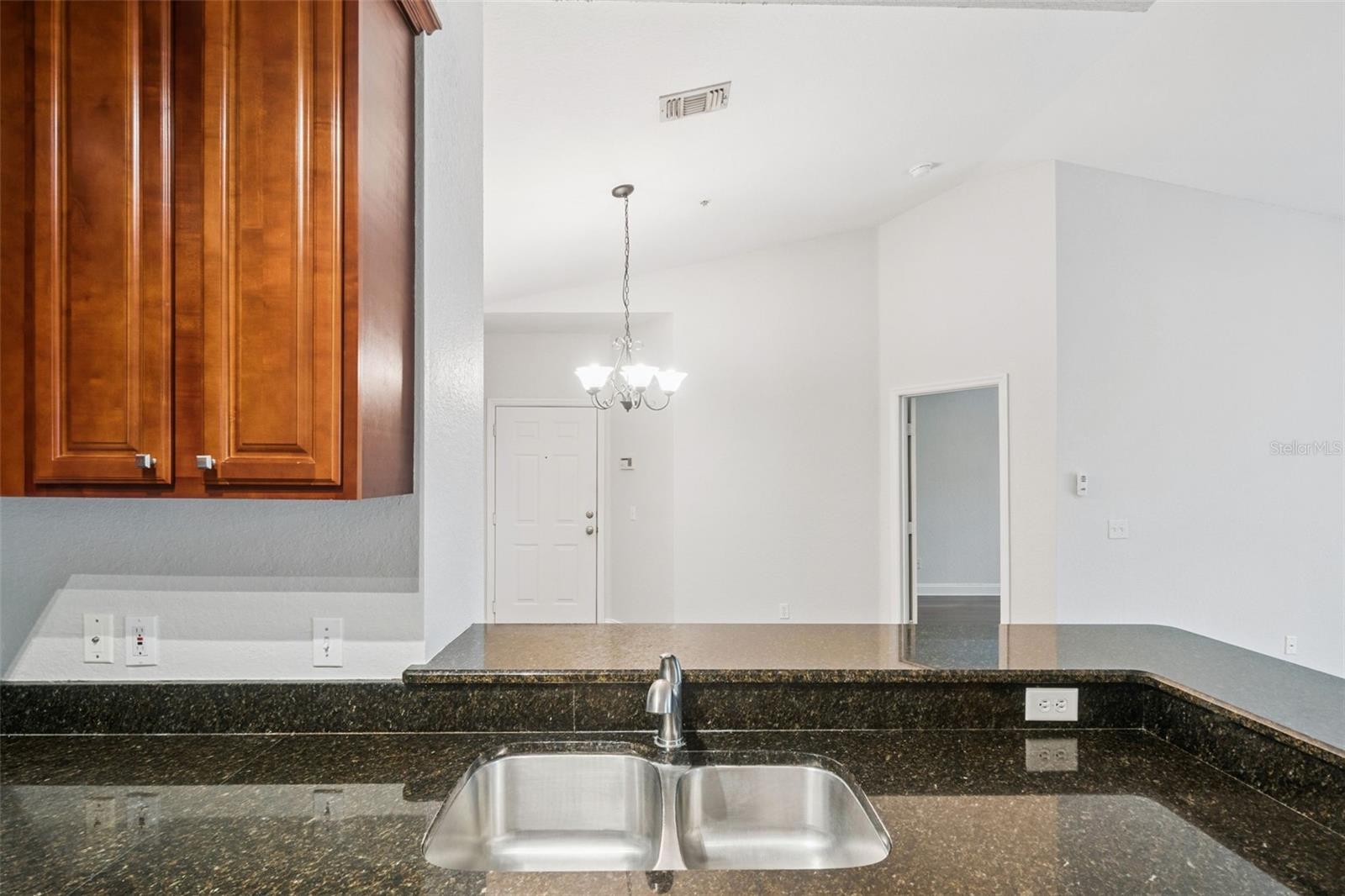 Image 6 of 21 For 2729 Maitland Crossing 304