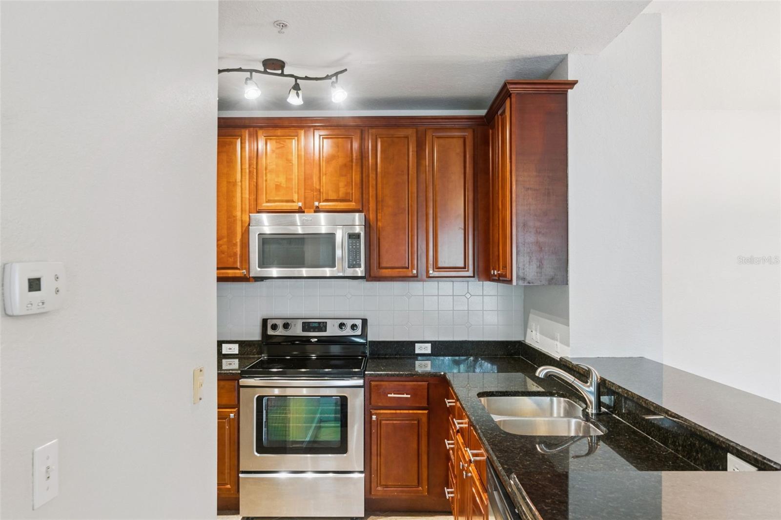 Image 8 of 21 For 2729 Maitland Crossing 304