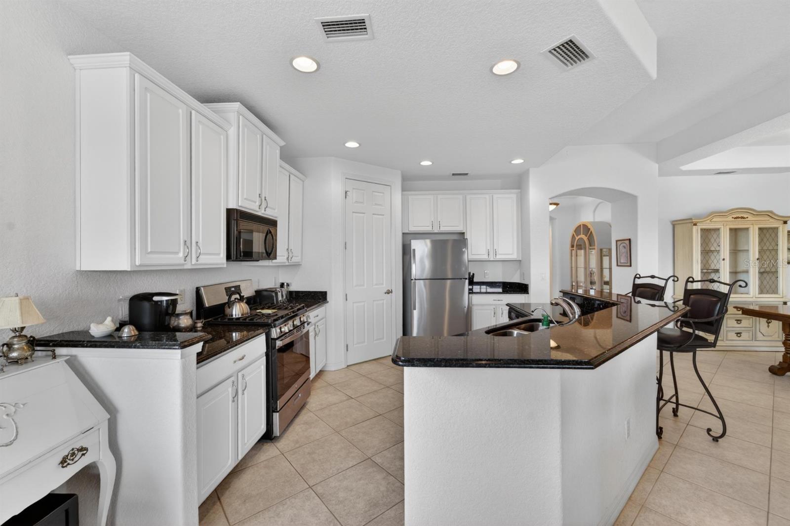 Image 10 of 68 For 1364 Emerald Dunes Drive