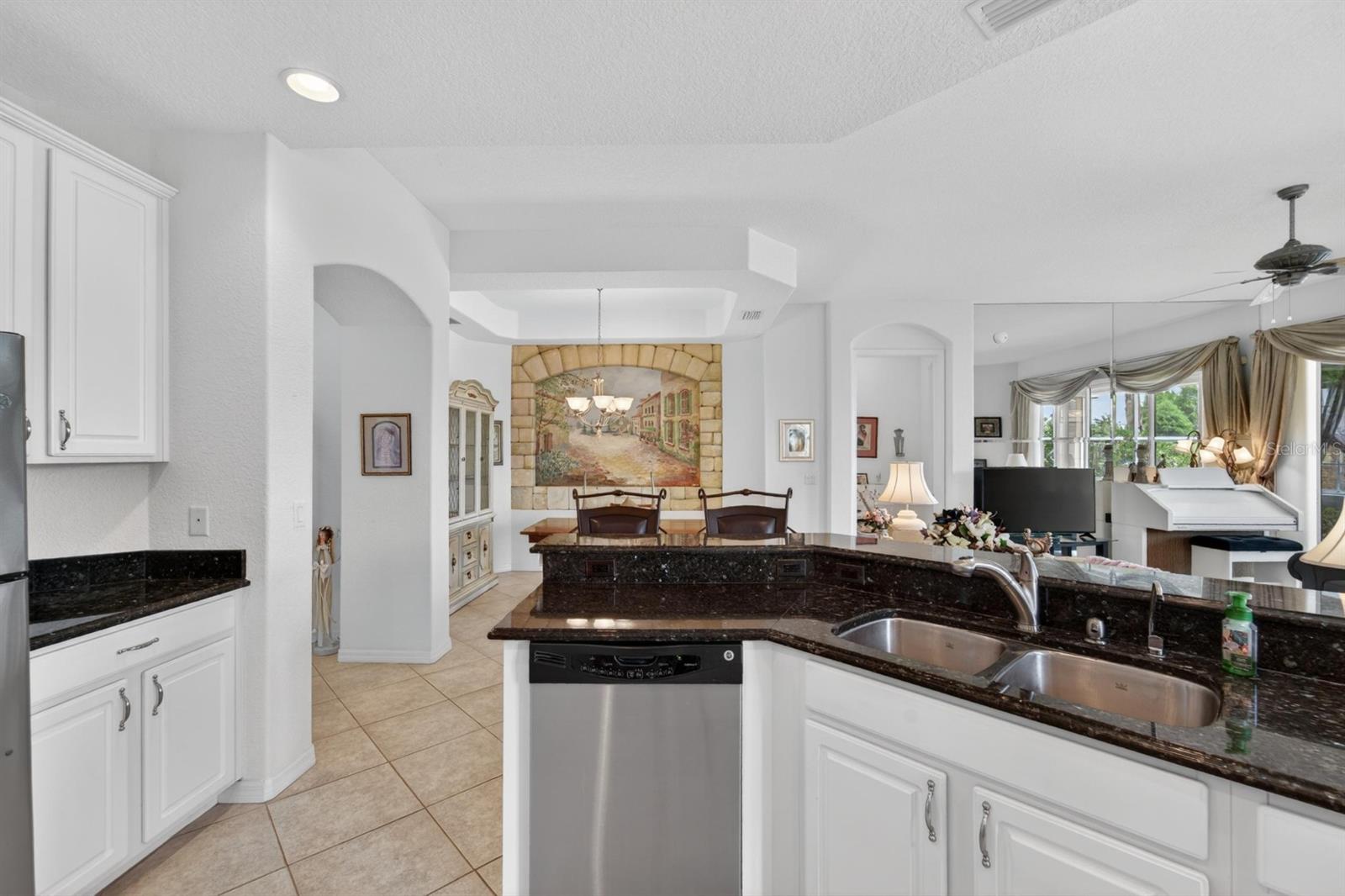 Image 12 of 68 For 1364 Emerald Dunes Drive