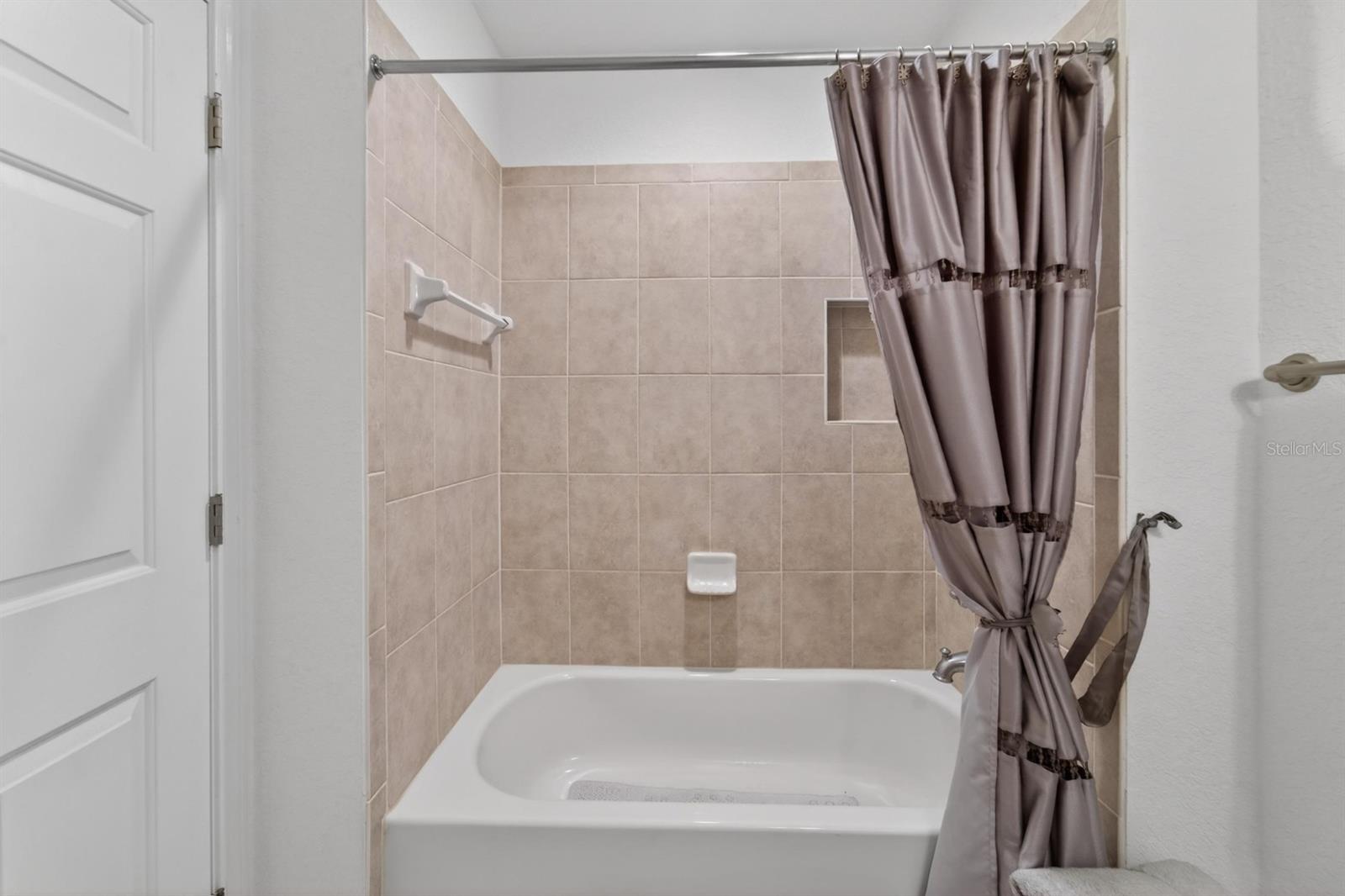 Image 33 of 68 For 1364 Emerald Dunes Drive