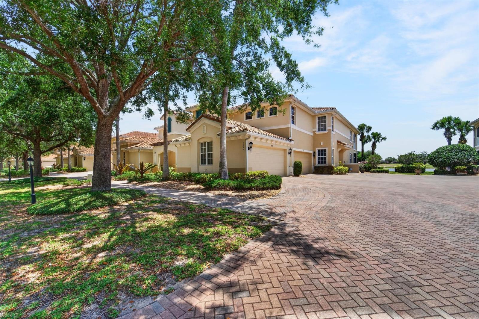 Image 40 of 68 For 1364 Emerald Dunes Drive