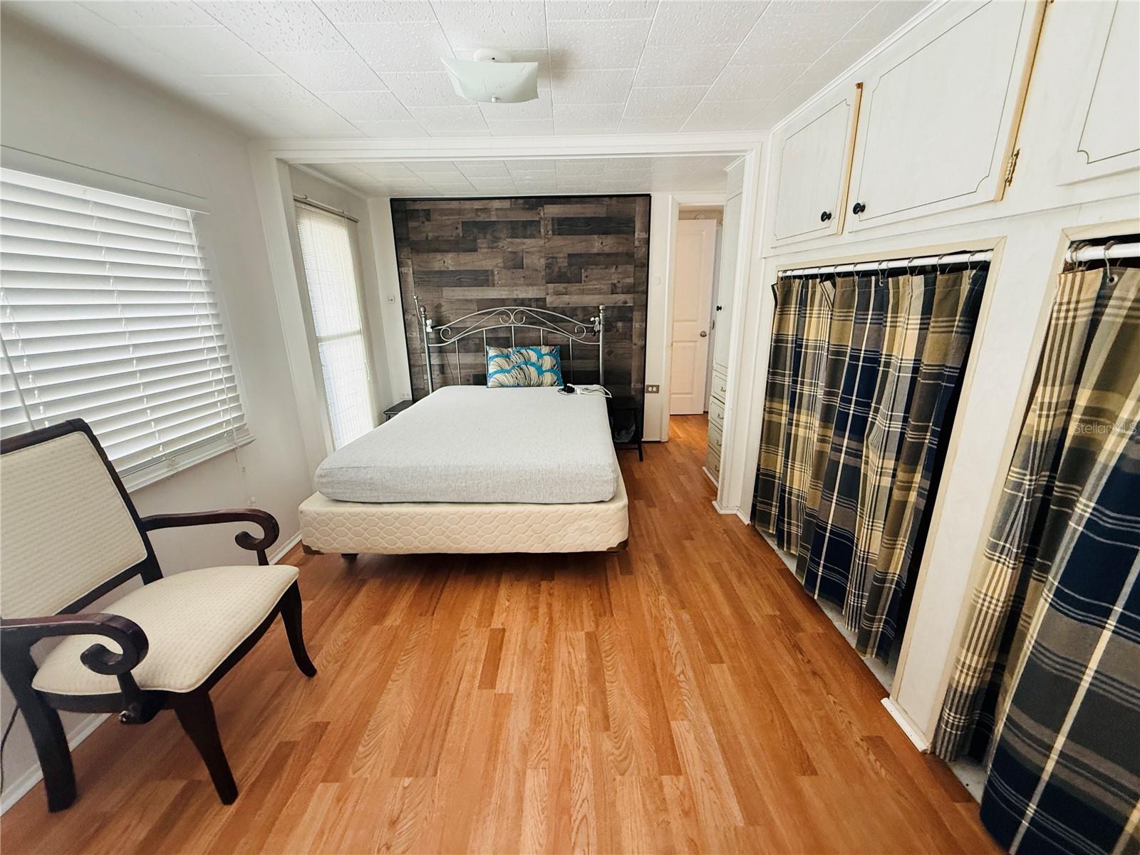 Image 15 of 34 For 4851 Gandy Boulevard B3l15