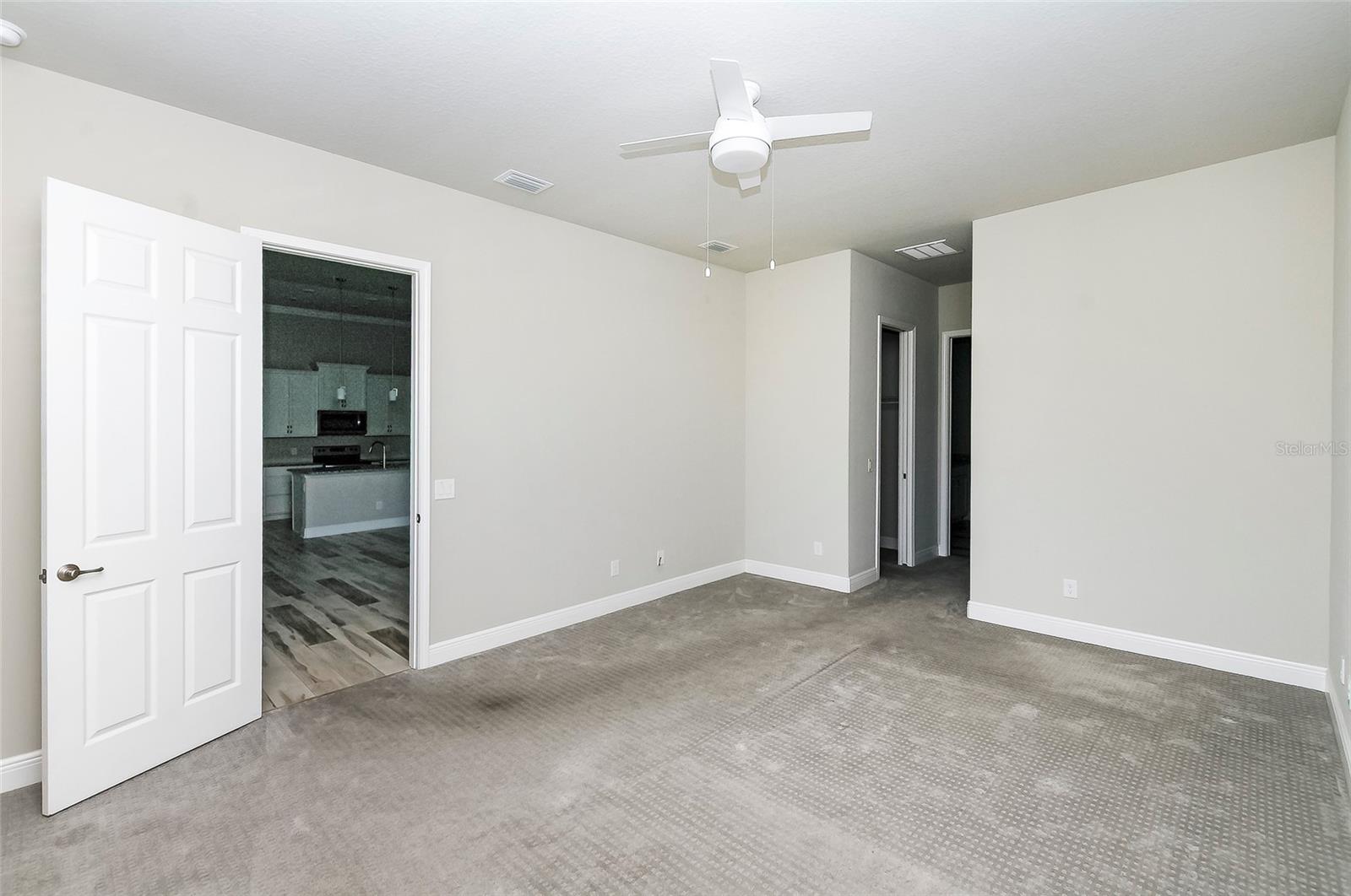Image 12 of 20 For 725 Charleston Court