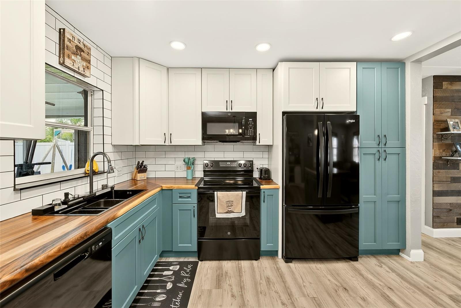 Image 10 of 43 For 4300 80th Avenue N
