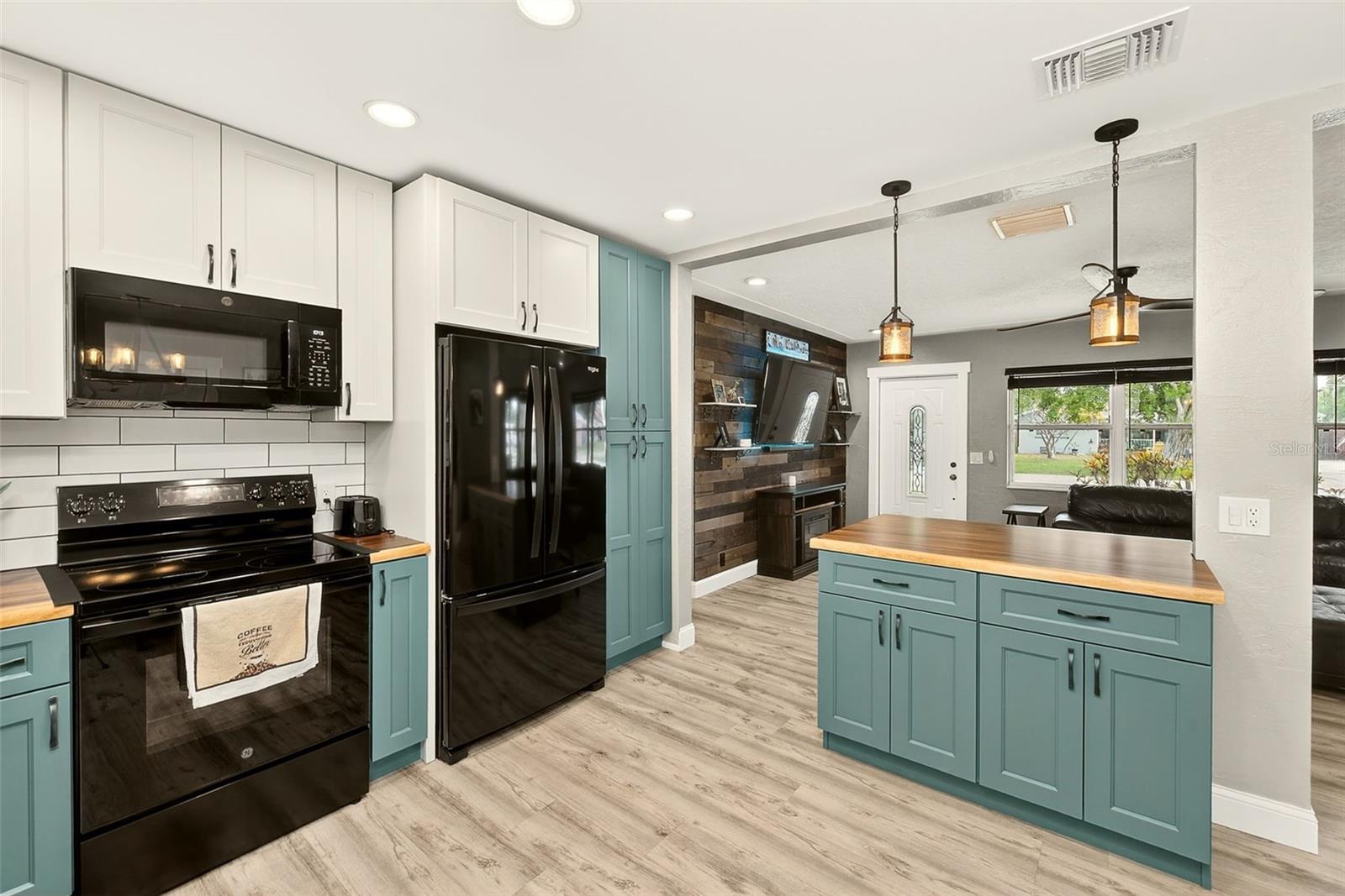 Image 11 of 43 For 4300 80th Avenue N