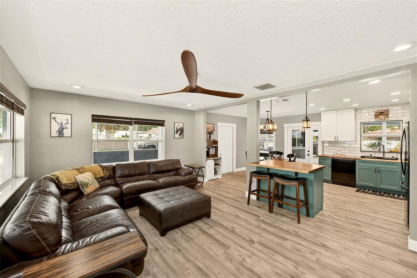 Image 4 of 43 For 4300 80th Avenue N