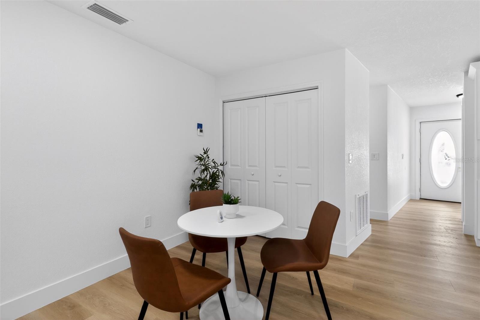 Image 17 of 50 For 7213 Jasmin Drive