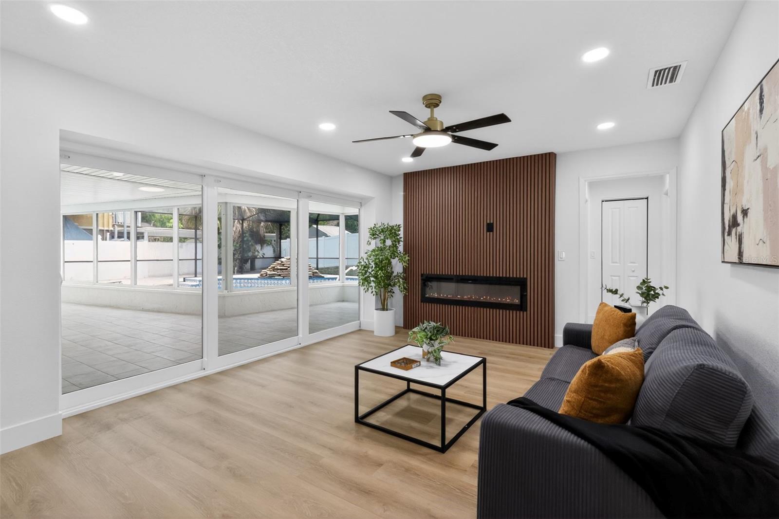 Image 19 of 50 For 7213 Jasmin Drive