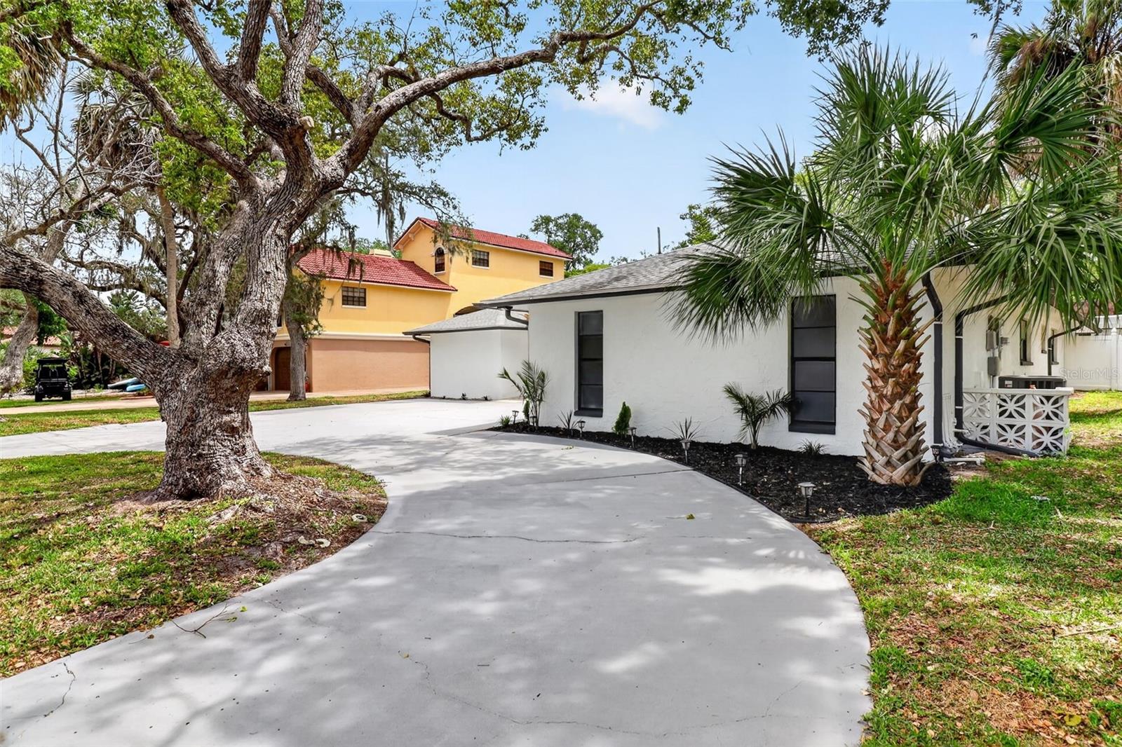 Image 6 of 50 For 7213 Jasmin Drive