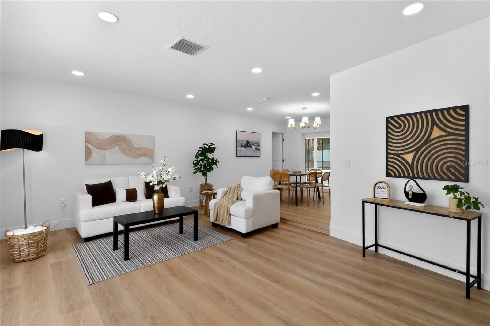 Image 7 of 50 For 7213 Jasmin Drive