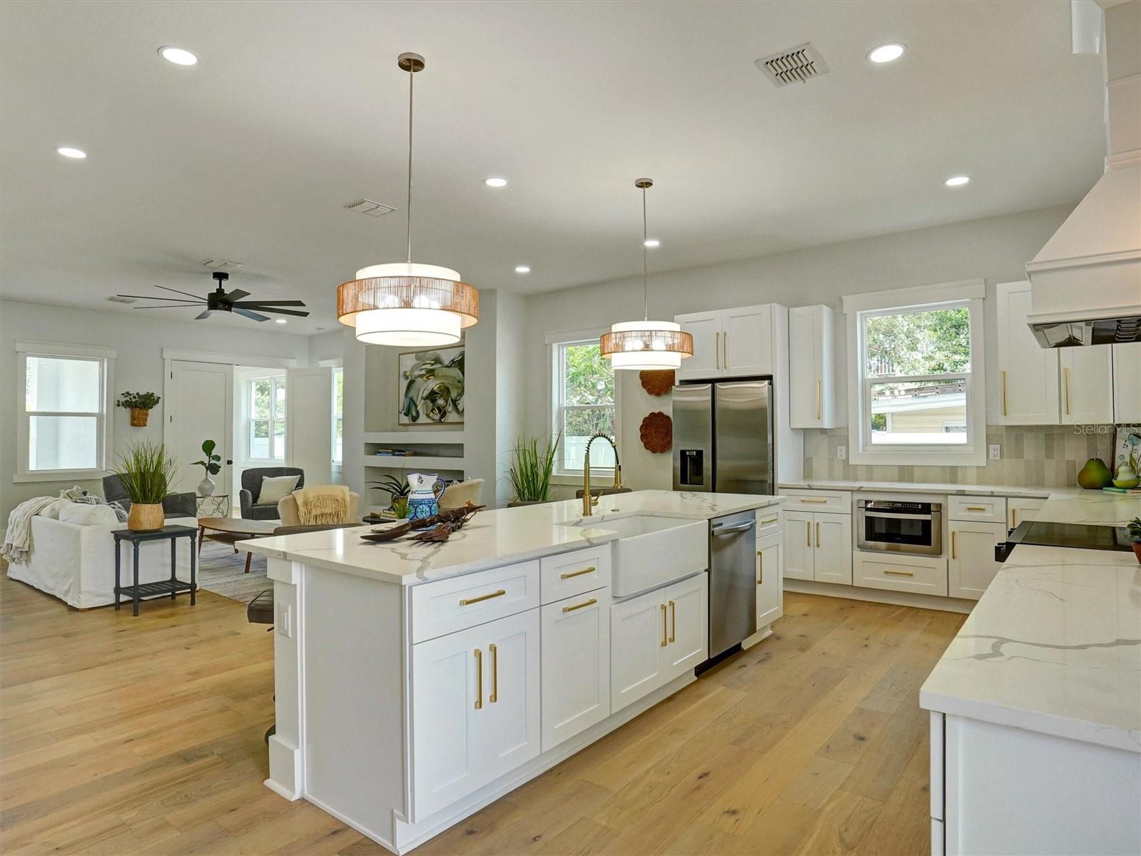 Image 11 of 48 For 1420 36th Avenue N