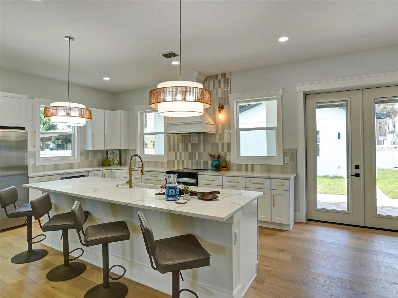 Image 13 of 48 For 1420 36th Avenue N