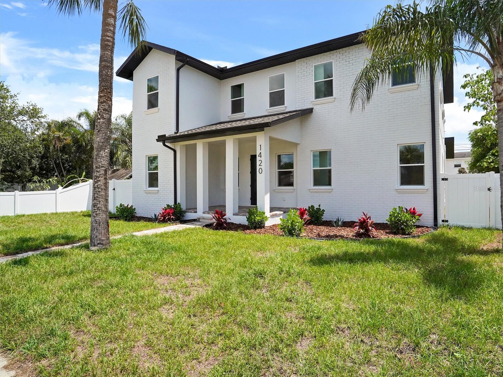 Image 3 of 48 For 1420 36th Avenue N
