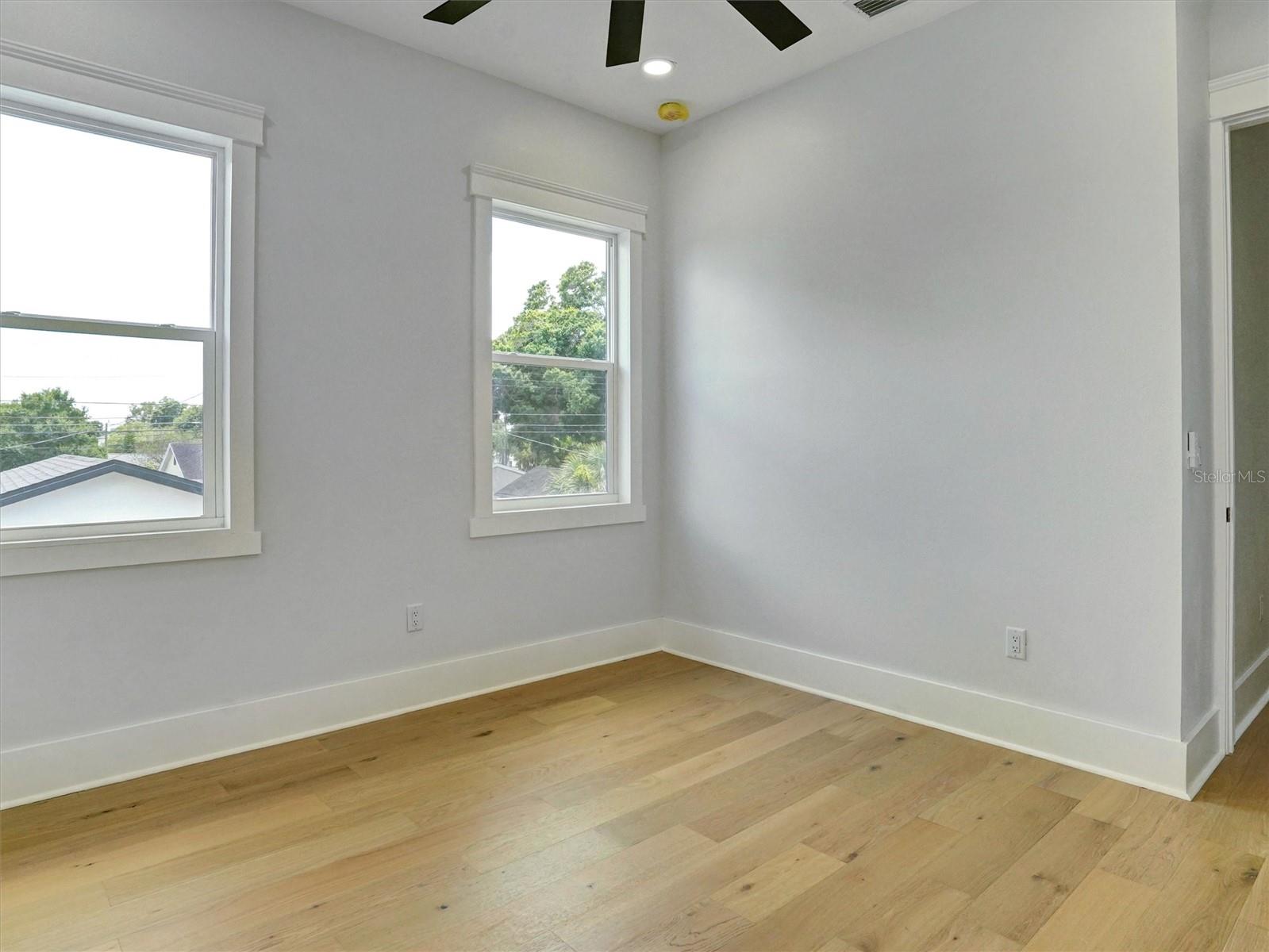 Image 37 of 48 For 1420 36th Avenue N