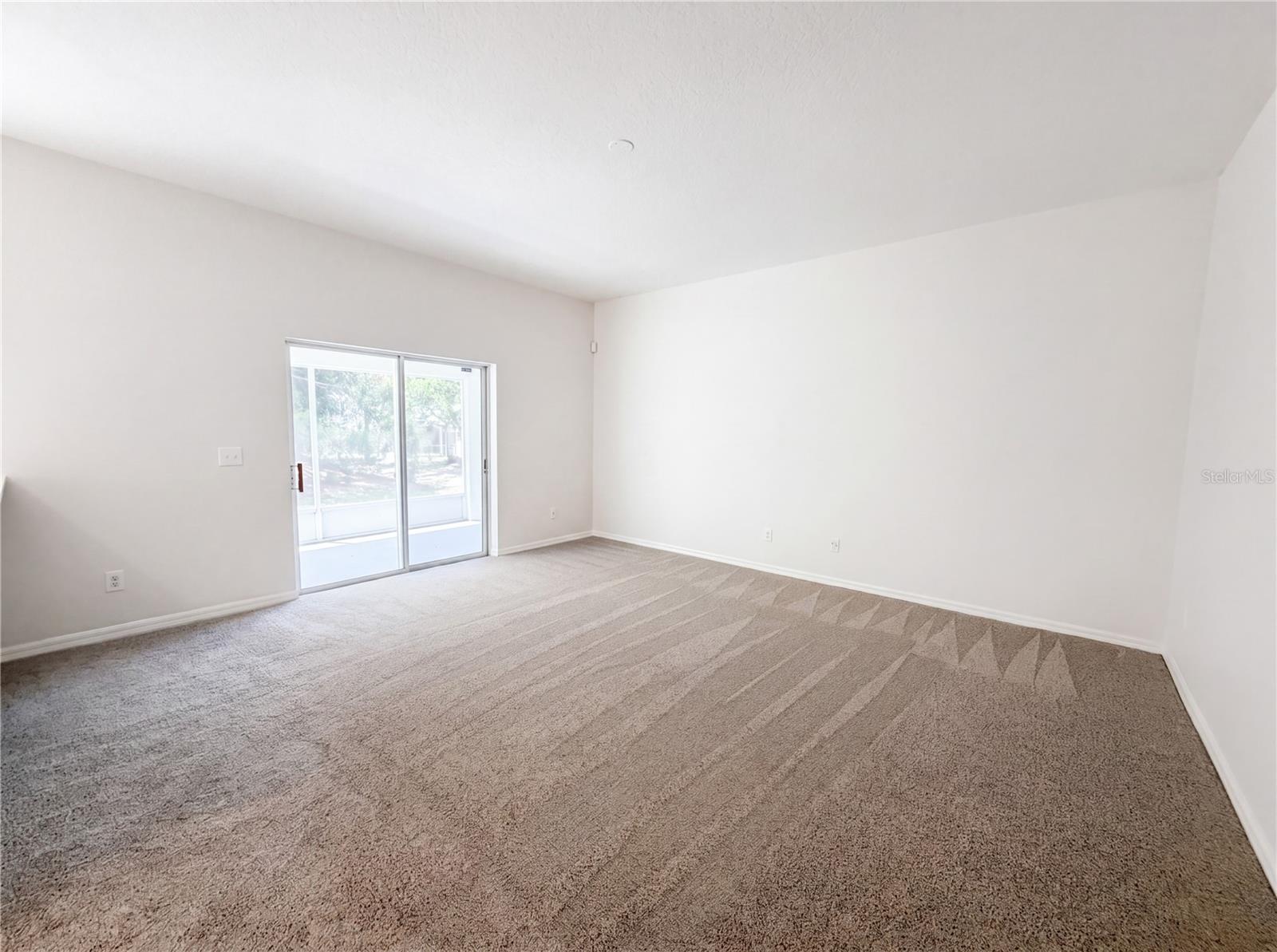 Listing photo id 8 for 8116 River Mont Way