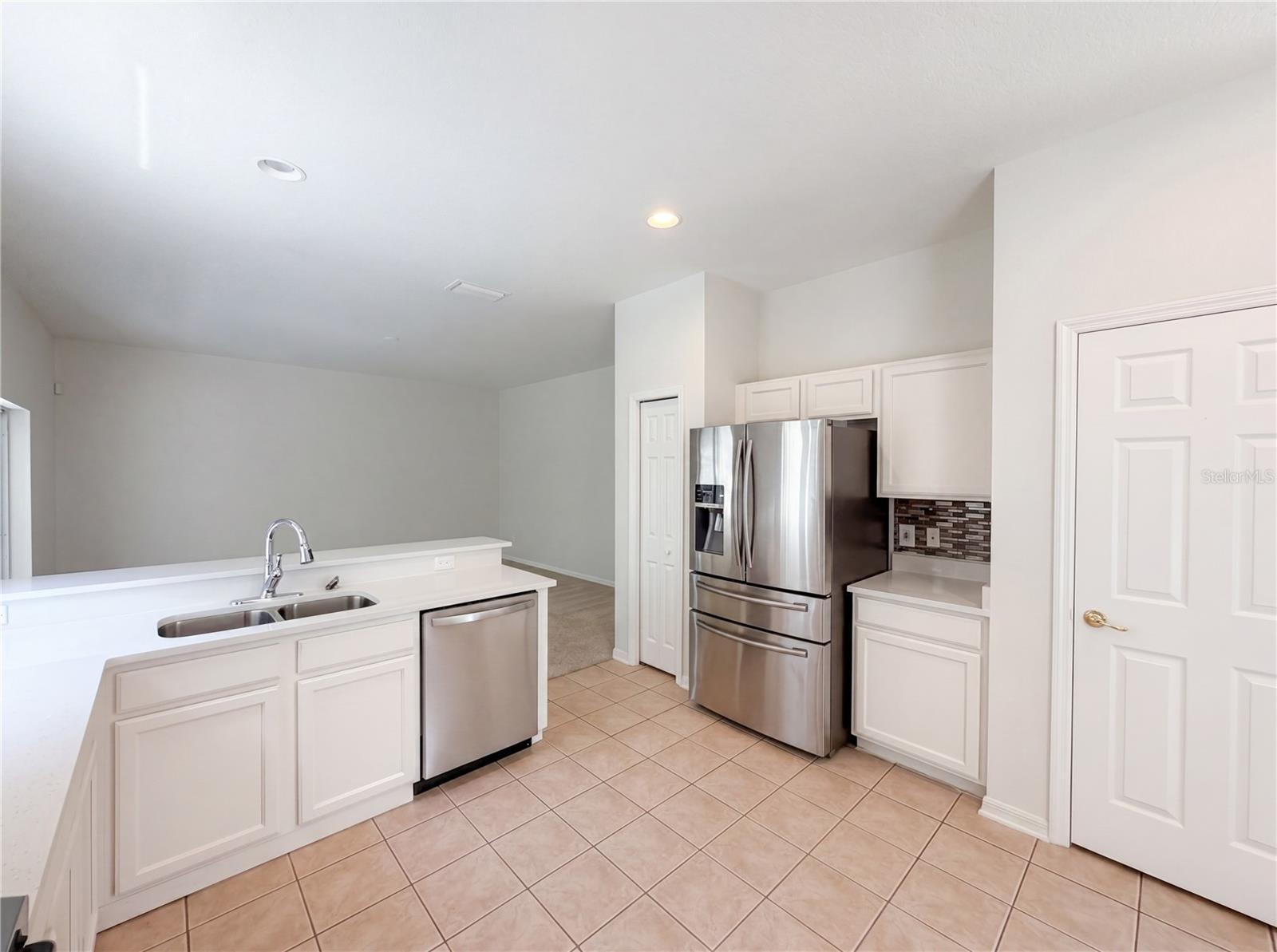 Listing photo id 10 for 8116 River Mont Way