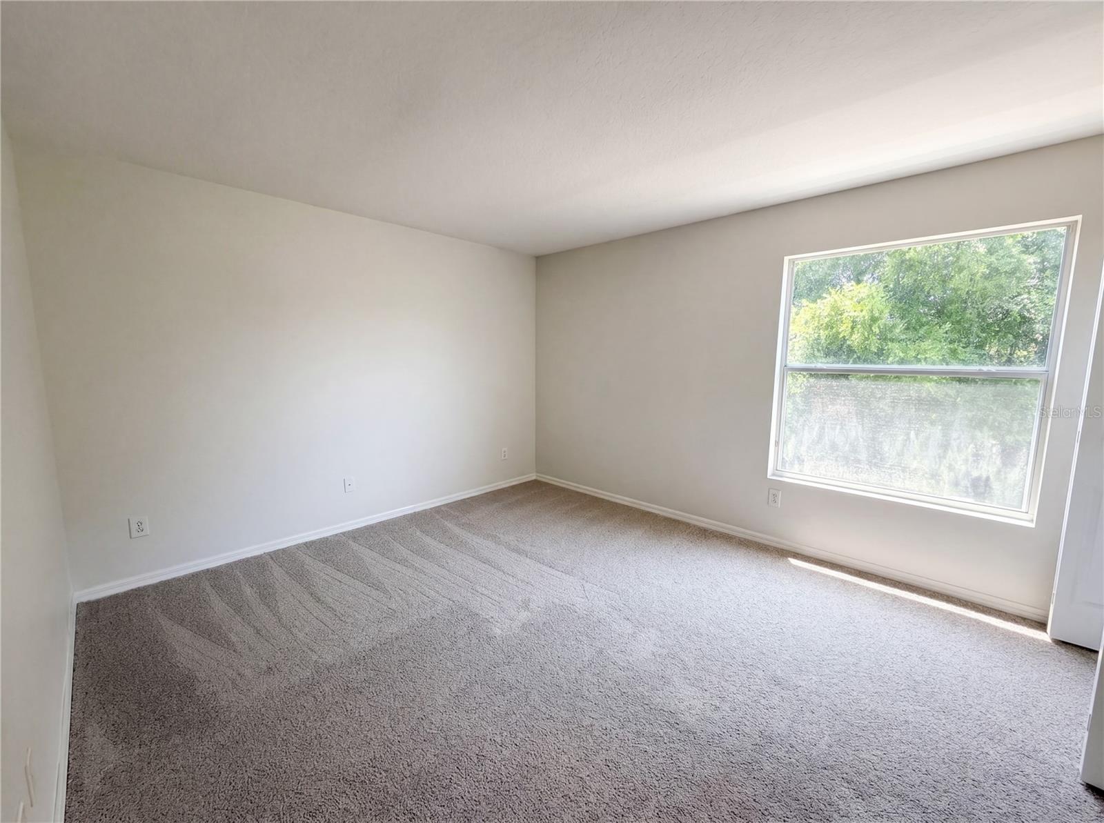 Listing photo id 13 for 8116 River Mont Way