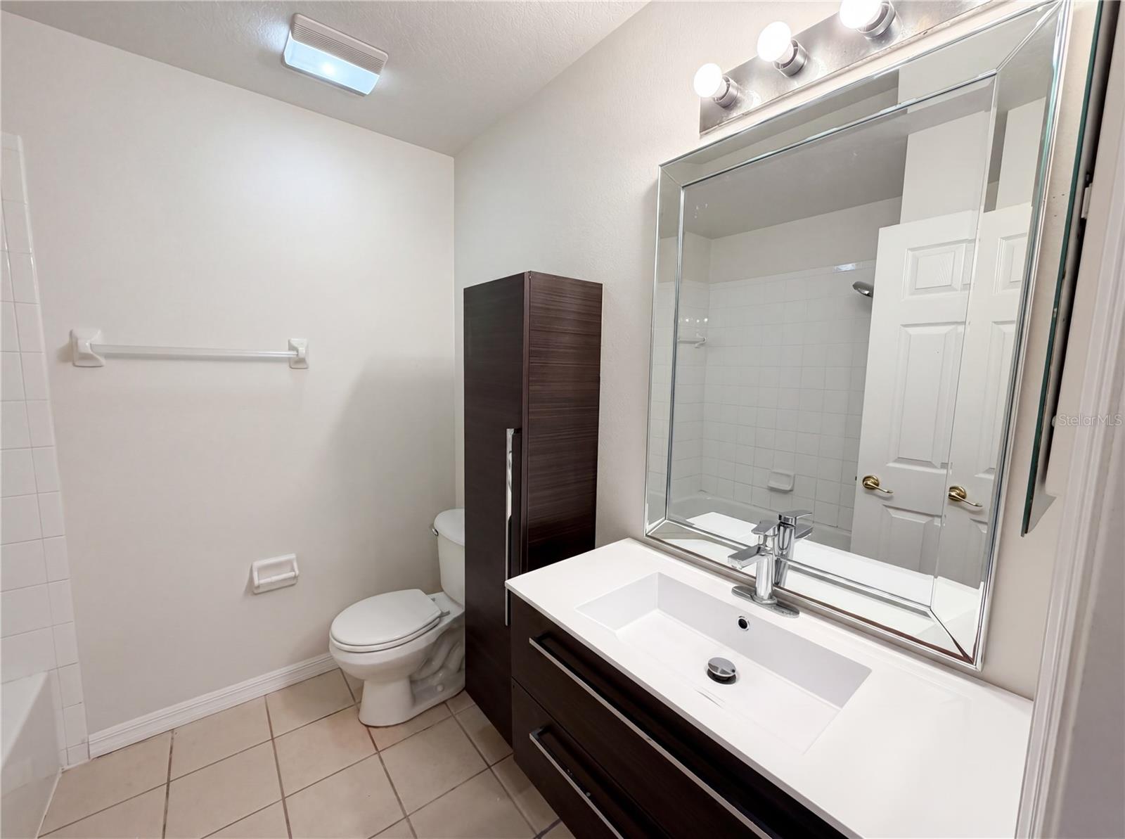 Listing photo id 18 for 8116 River Mont Way
