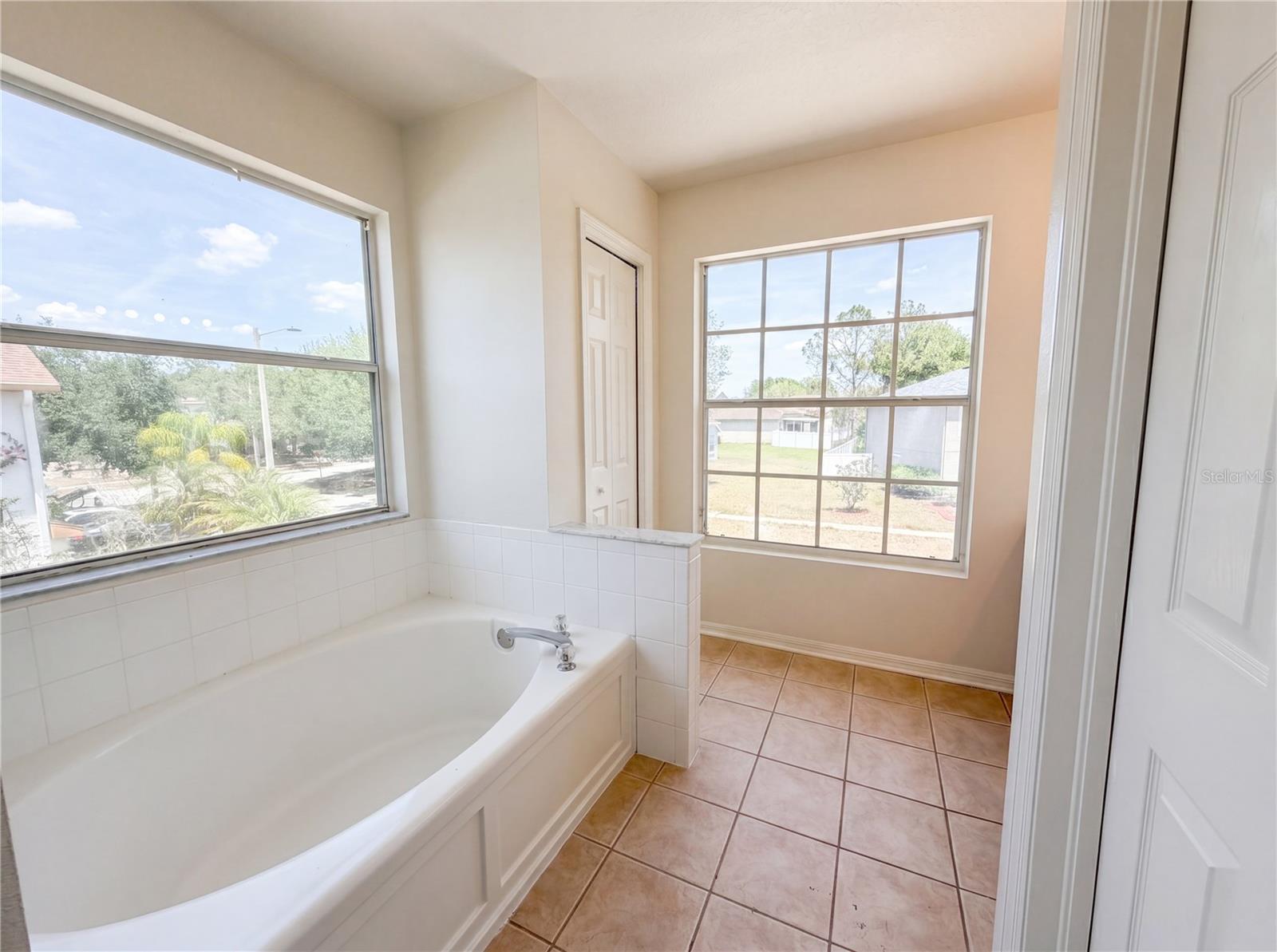 Listing photo id 20 for 8116 River Mont Way