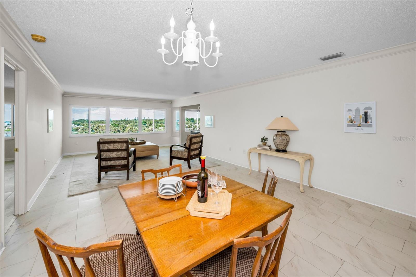 Image 19 of 41 For 100 Bluff View Drive 608c