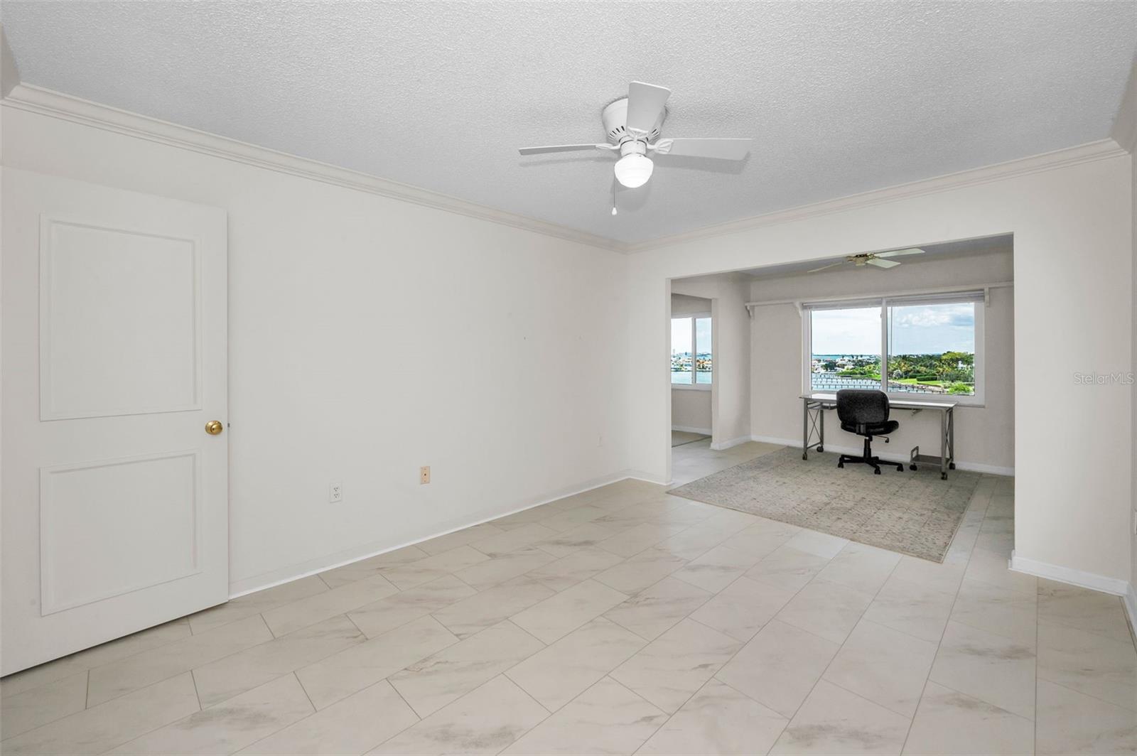 Image 24 of 41 For 100 Bluff View Drive 608c