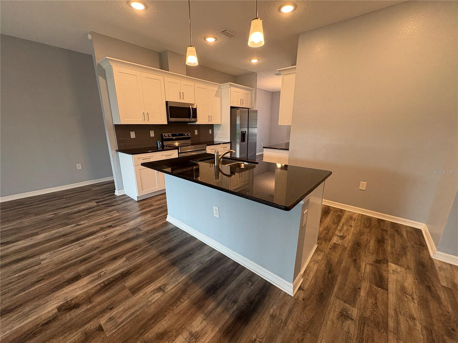 Image 6 of 25 For 5575 113th Street
