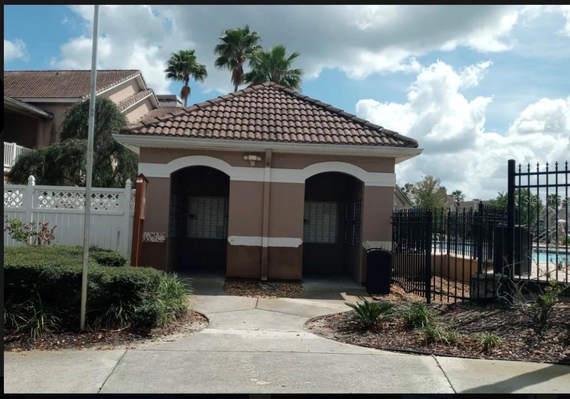 Image 5 of 19 For 10405 Villa View Circle 10405