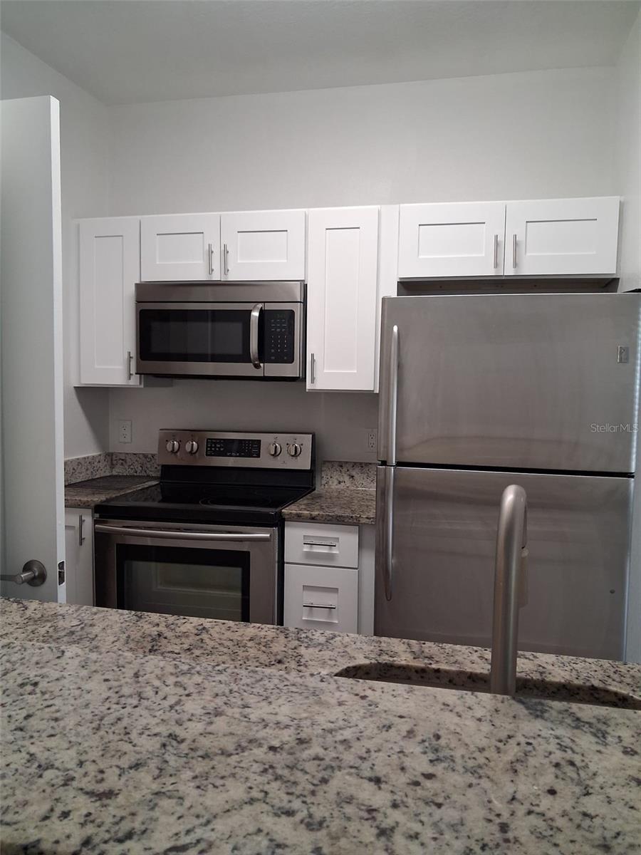 Image 7 of 19 For 10405 Villa View Circle 10405
