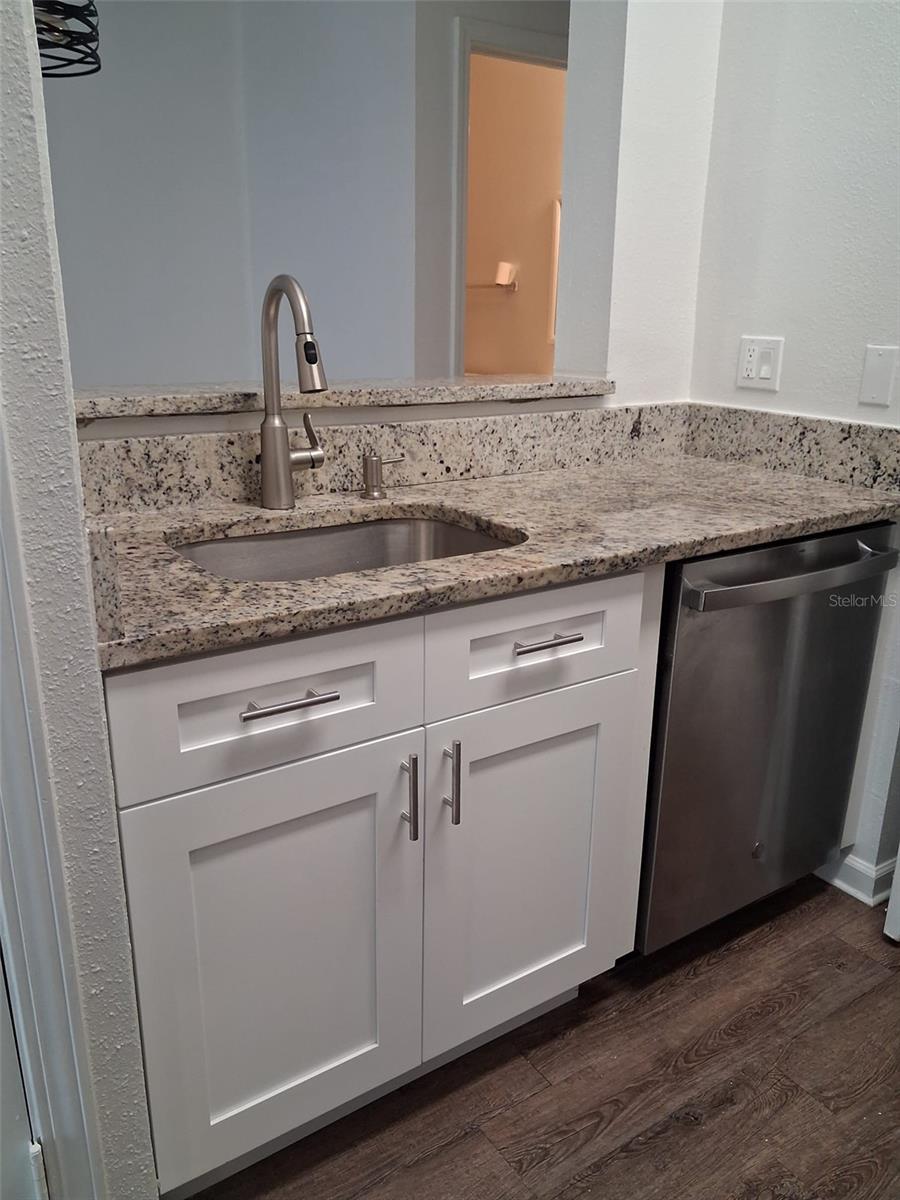 Image 8 of 19 For 10405 Villa View Circle 10405