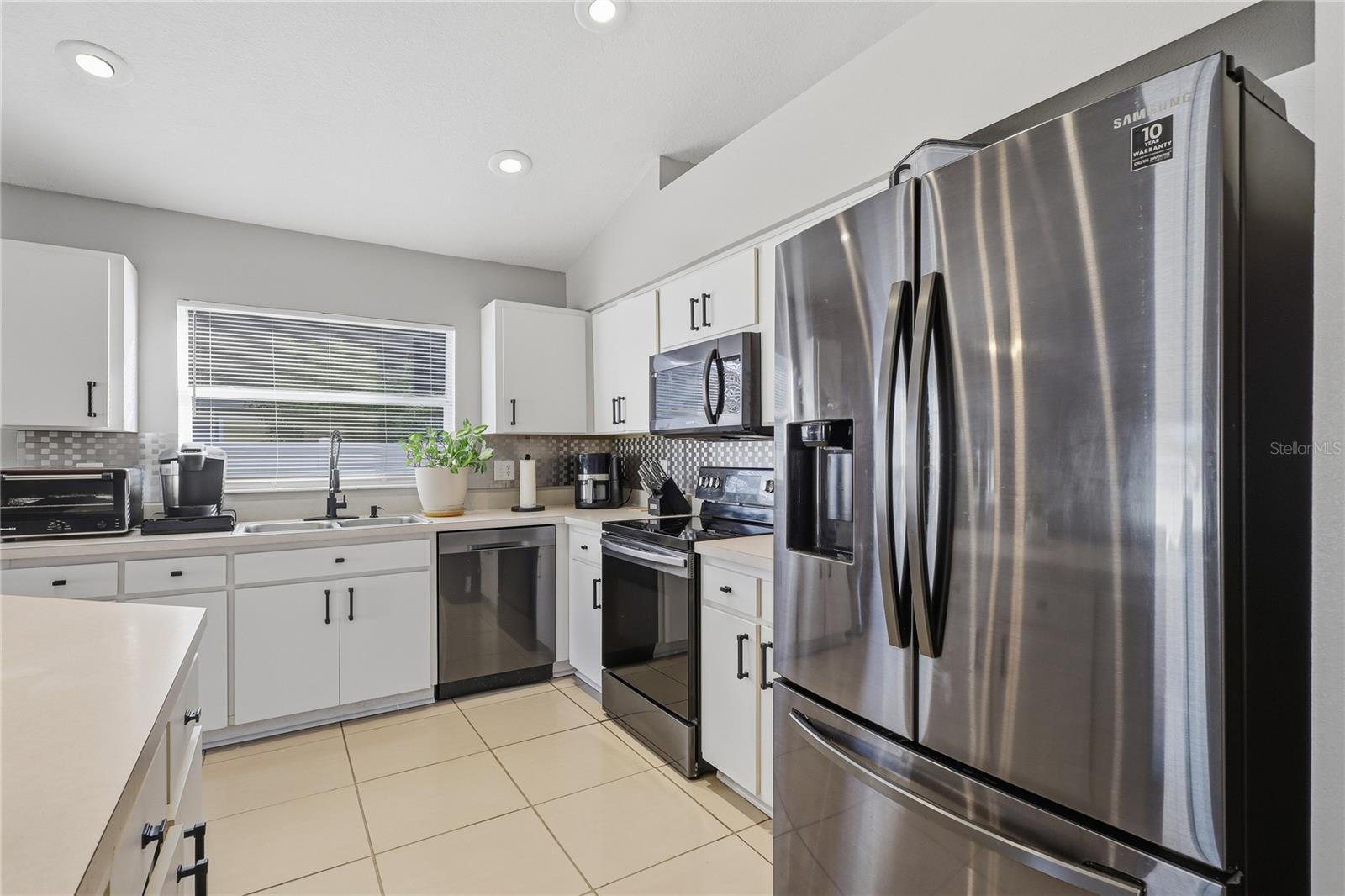 Image 13 of 31 For 630 Tuscanny Street