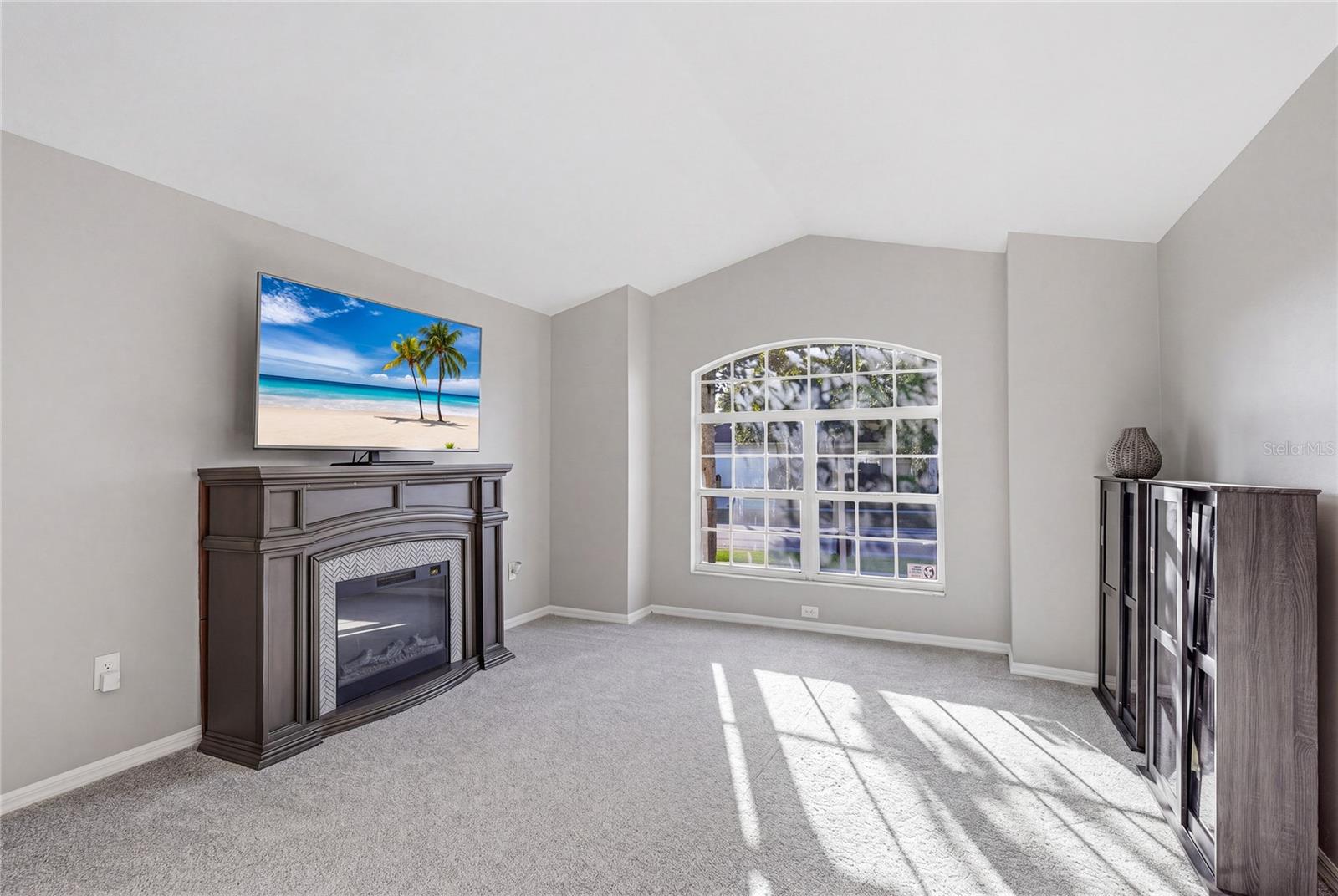 Image 7 of 31 For 630 Tuscanny Street