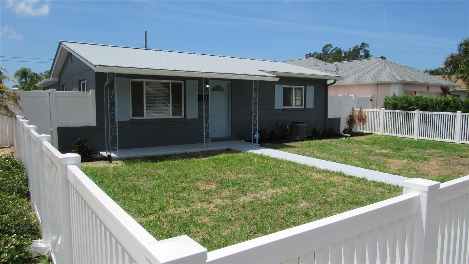 Image 22 of 25 For 4934 21st Avenue N