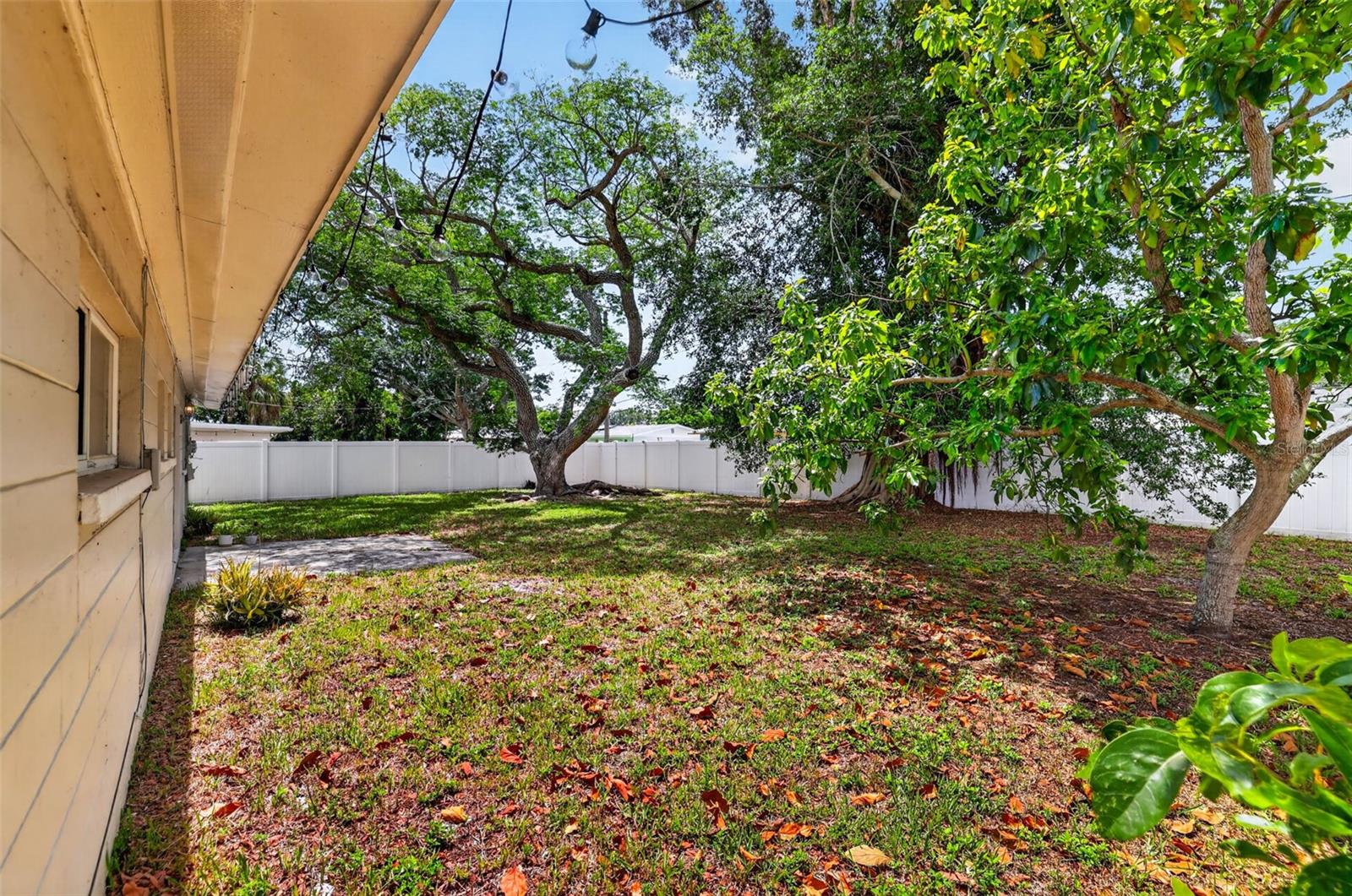 Image 18 of 19 For 3673 Searobin Drive Se