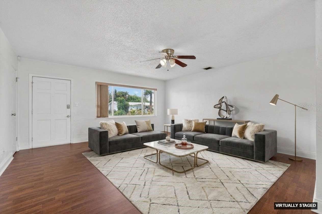 Image 4 of 19 For 3673 Searobin Drive Se